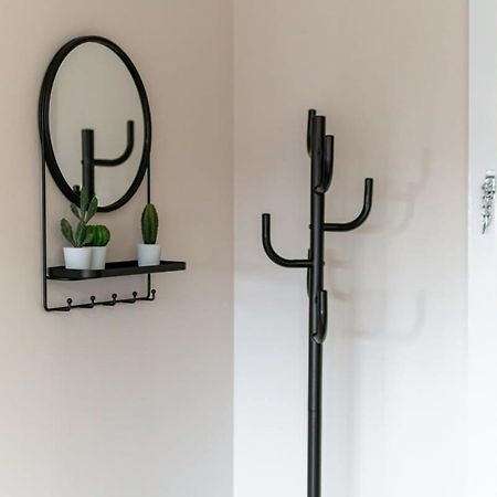 Modern 1 Bedroom Apartment In Манчестер Екстер'єр фото