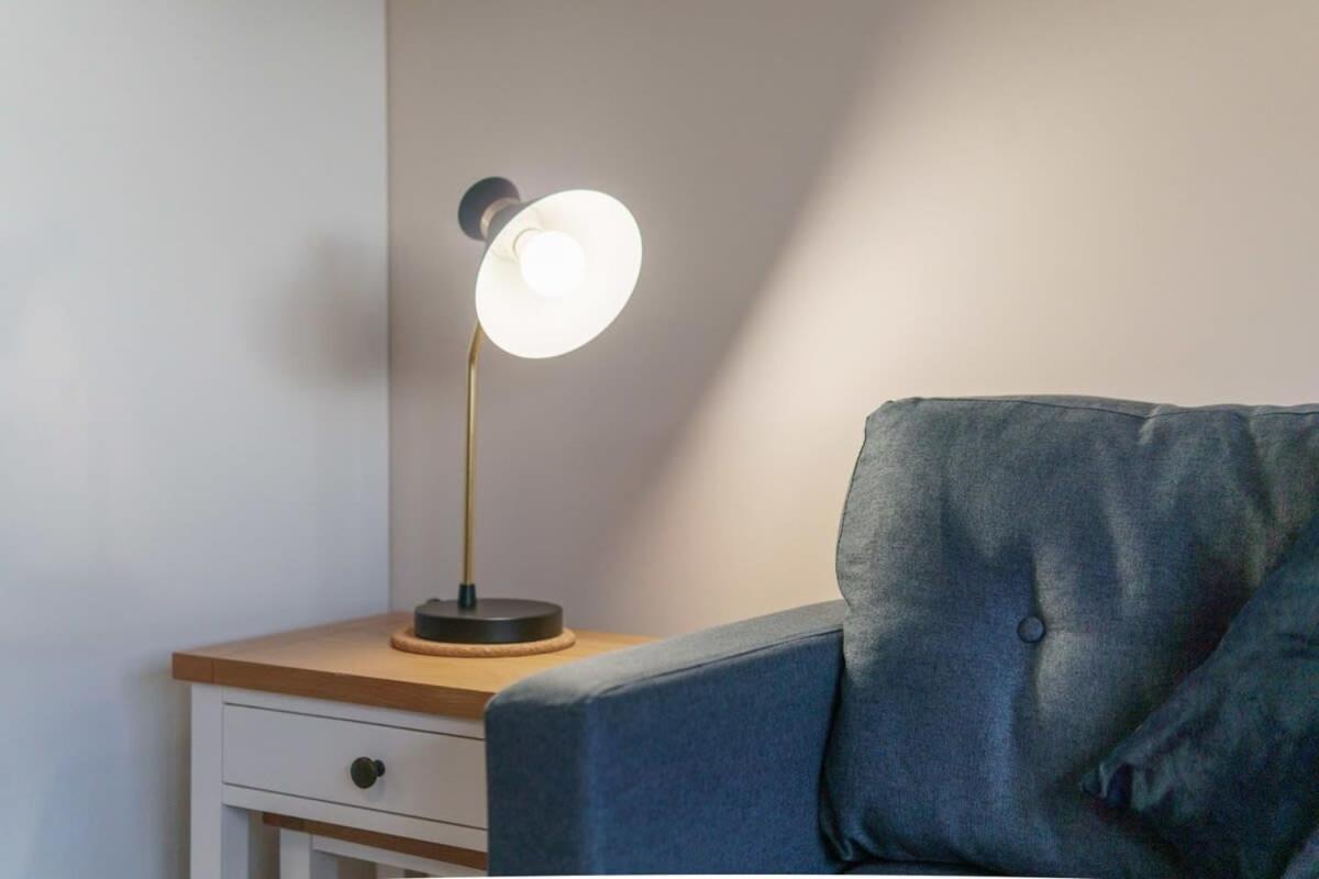 Modern 1 Bedroom Apartment In Манчестер Екстер'єр фото